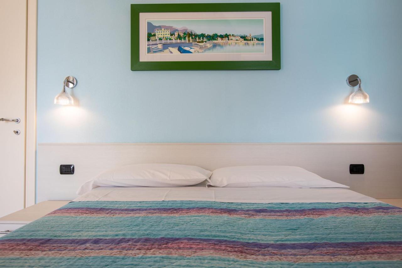 Residence Cafelicita - Promotion - Apartments Lake View - Infinity Pool - Jacuzzi กราเวโดนา ภายนอก รูปภาพ