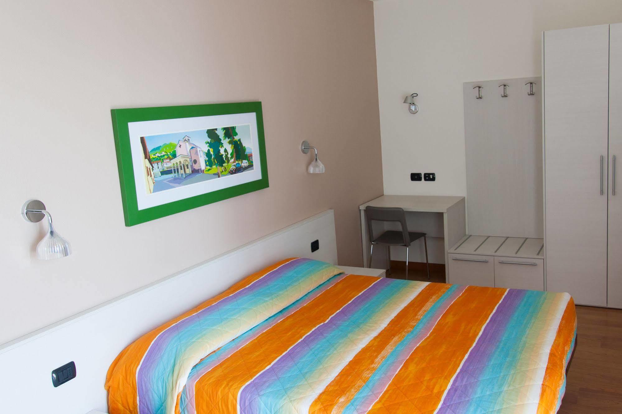 Residence Cafelicita - Promotion - Apartments Lake View - Infinity Pool - Jacuzzi กราเวโดนา ภายนอก รูปภาพ